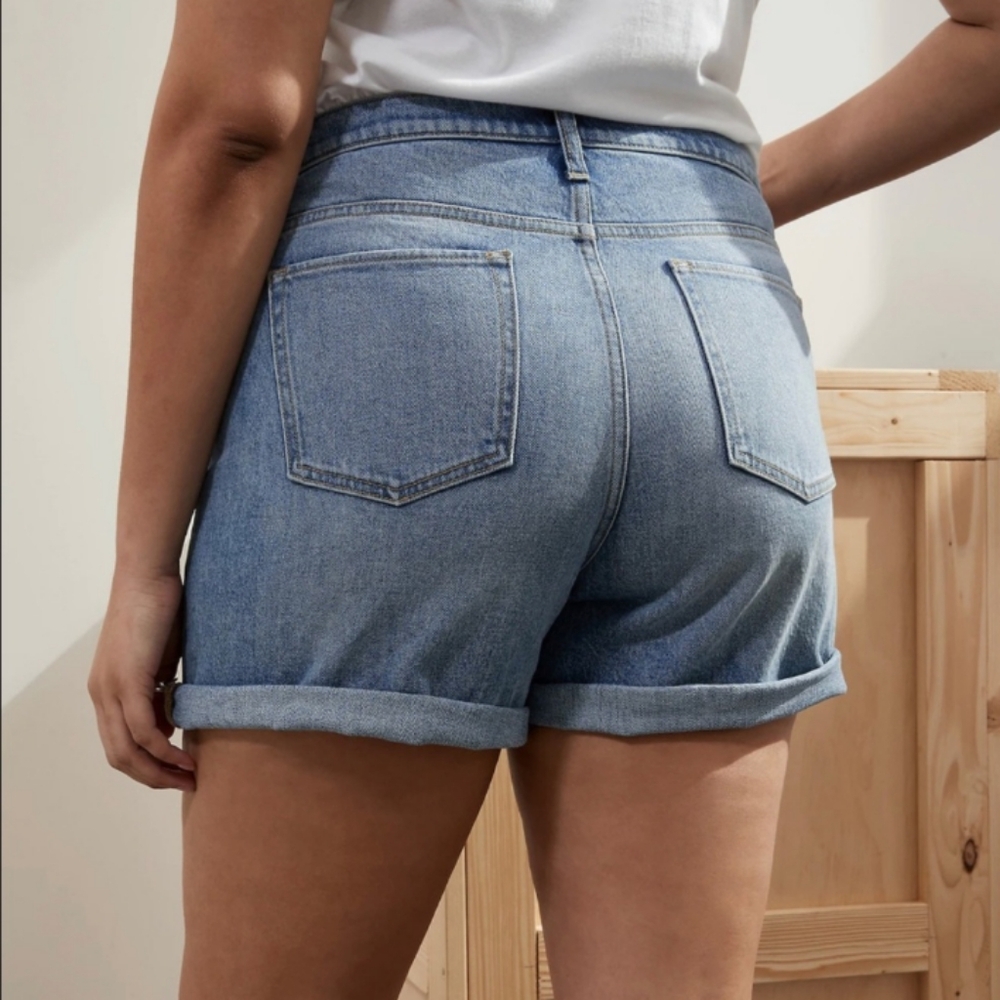 Banana Republic High Rise Cuffed Jean Short Size 35/20